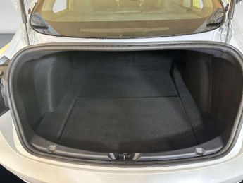 Tesla Model 3 Standard Range Plus Saloon 4dr Electric Auto RWD (241 bhp)