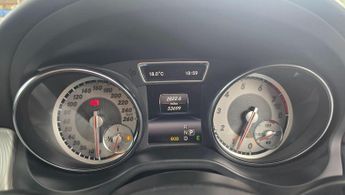 Mercedes-Benz GLA 2.0 GLA250 AMG Line (Premium) SUV 5dr Petrol 7G-DCT 4MATIC Euro 