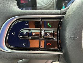 Fiat 500e 42kWh La Prima Hatchback 3dr Electric Auto (118 ps)
