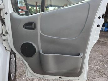 Renault Trafic 2.0 dCi SL29 L1 H1 3dr