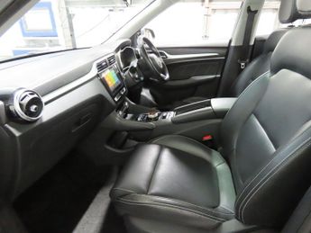 MG MG ZS 44.5kWh Exclusive Auto 5dr