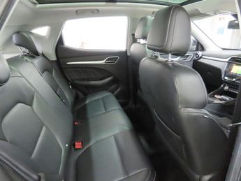 MG MG ZS 44.5kWh Exclusive Auto 5dr