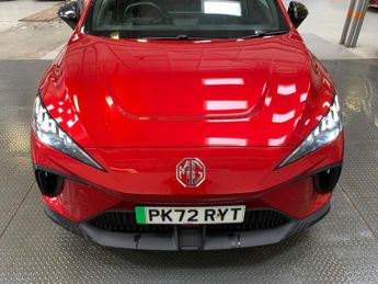 MG MG4 64kWh SE Long Range Auto 5dr