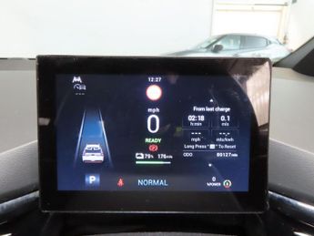 MG MG4 64kWh SE Long Range Auto 5dr