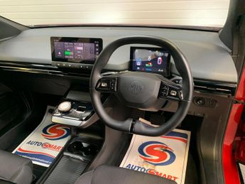 MG MG4 64kWh SE Long Range Auto 5dr