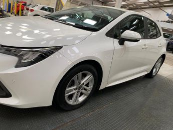 Toyota Corolla 1.8 VVT-h Icon Tech CVT Euro 6 (s/s) 5dr