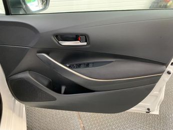 Toyota Corolla 1.8 VVT-h Icon Tech CVT Euro 6 (s/s) 5dr