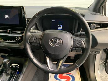 Toyota Corolla 1.8 VVT-h Icon Tech CVT Euro 6 (s/s) 5dr