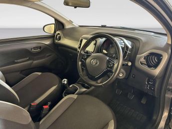 Toyota AYGO 1.0 VVT-i x-play Hatchback 5dr Petrol Manual Euro 6 (s/s) (71 ps