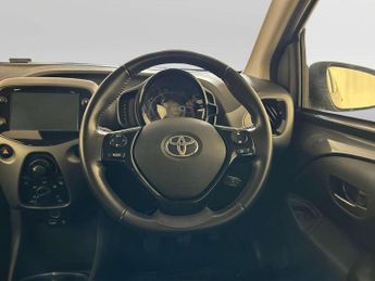 Toyota AYGO 1.0 VVT-i x-play Hatchback 5dr Petrol Manual Euro 6 (s/s) (71 ps