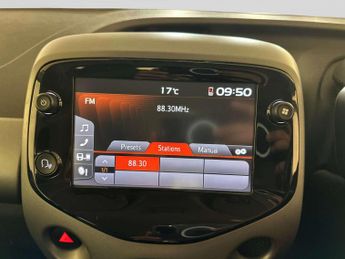 Toyota AYGO 1.0 VVT-i x-play Hatchback 5dr Petrol Manual Euro 6 (s/s) (71 ps