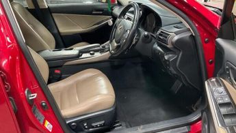 Lexus IS 2.5 300h Premier E-CVT Euro 6 (s/s) 4dr