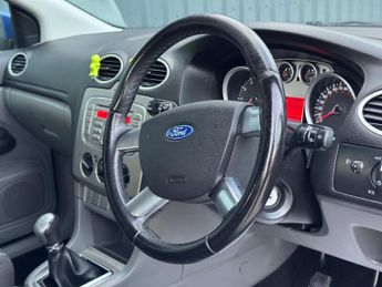 Ford Focus 1.6 Style 5dr