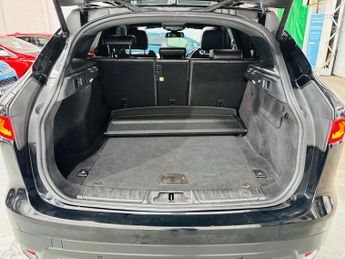 Jaguar F-PACE 2.0 D180 R-Sport Auto AWD Euro 6 (s/s) 5dr