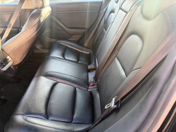 Tesla Model 3 Standard Range Plus Auto RWD 4dr