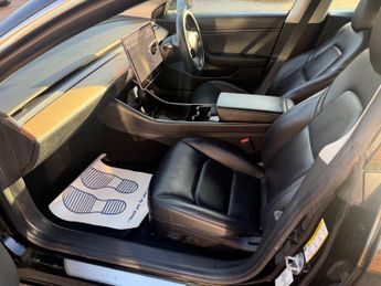 Tesla Model 3 Standard Range Plus Auto RWD 4dr