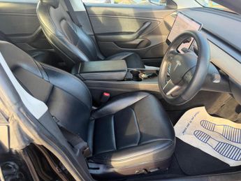 Tesla Model 3 Standard Range Plus Auto RWD 4dr
