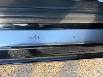 Tesla Model 3 Standard Range Plus Auto RWD 4dr