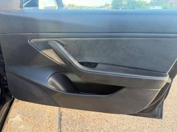 Tesla Model 3 Standard Range Plus Auto RWD 4dr