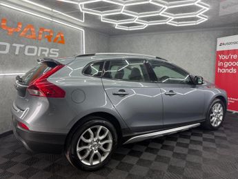 Volvo V40 Cross Country 2.0 D3 Pro Auto Euro 6 (s/s) 5dr