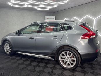Volvo V40 Cross Country 2.0 D3 Pro Auto Euro 6 (s/s) 5dr