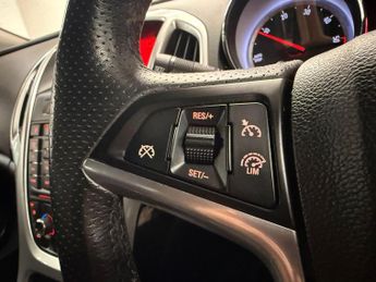 Vauxhall Astra 2.0 CDTi SRi Sports Tourer Euro 5 (s/s) 5dr