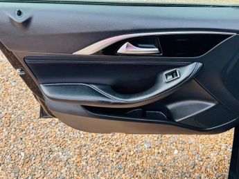 Infiniti Q30 1.6T SE (Business) DCT Euro 6 (s/s) 5dr