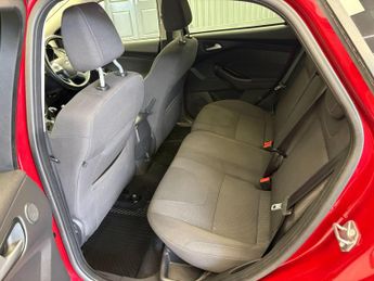 Ford Focus 1.0T EcoBoost Titanium Navigator Euro 5 (s/s) 5dr