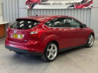 Ford Focus 1.0T EcoBoost Titanium Navigator Euro 5 (s/s) 5dr