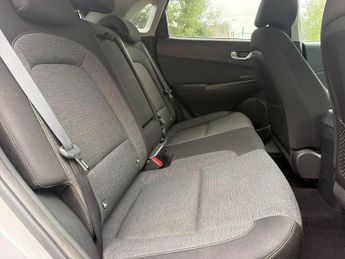 Hyundai Kona 64kWh Premium SUV 5dr Electric Auto (10.5kW Charger) (204 ps)