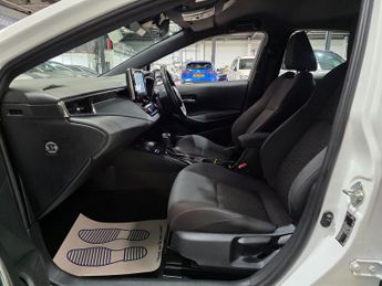 Toyota Corolla 1.8 VVT-h Icon Tech CVT Euro 6 (s/s) 5dr
