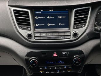 Hyundai TUCSON 2.0 CRDi SE Nav Auto 4WD Euro 6 5dr