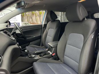 Hyundai TUCSON 2.0 CRDi SE Nav Auto 4WD Euro 6 5dr