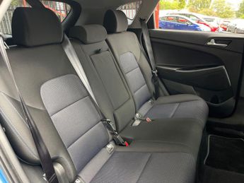 Hyundai TUCSON 2.0 CRDi SE Nav Auto 4WD Euro 6 5dr