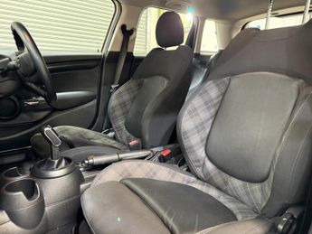 MINI Hatch 1.5 Cooper Steptronic Euro 6 (s/s) 5dr