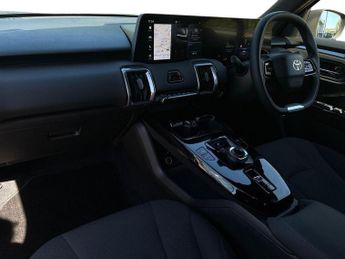 Toyota Urban Cruiser 61kWh Design SUV 5dr Electric Auto (174 ps)