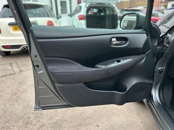 Nissan Leaf 24kWh Acenta Auto 5dr