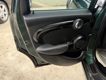 MINI Hatch 1.5 Cooper Seven Auto Euro 6 (s/s) 5dr