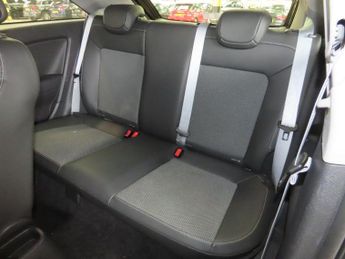 Vauxhall Corsa 1.4i 16v SE 3dr (a/c)