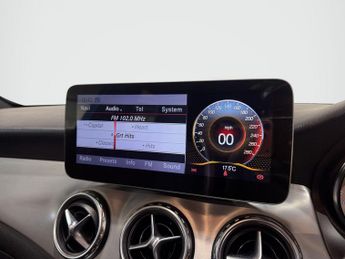 Mercedes-Benz GLA 2.1 GLA220d AMG Line (Premium Plus) SUV 5dr Diesel 7G-DCT 4MATIC