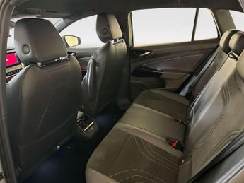 Volkswagen ID.4 Pro Performance 77kWh Life SUV 5dr Electric Auto (204 ps)