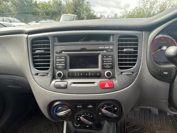 Kia Rio 1.5 CRDi 2 5dr