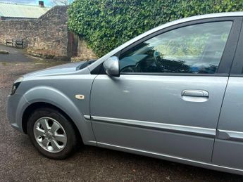 Kia Rio 1.5 CRDi 2 5dr