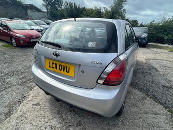 Kia Rio 1.5 CRDi 2 5dr
