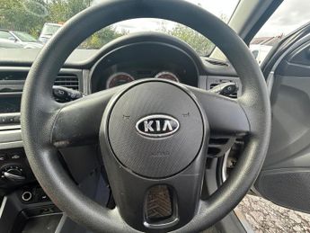Kia Rio 1.5 CRDi 2 5dr