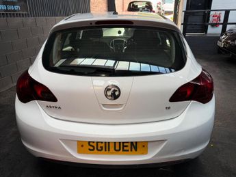 Vauxhall Astra 1.6 16v SRi Euro 5 5dr
