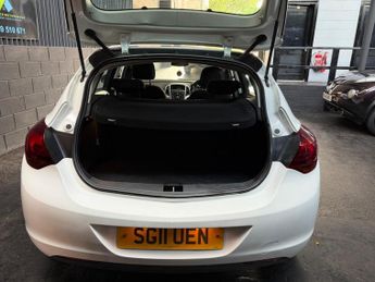 Vauxhall Astra 1.6 16v SRi Euro 5 5dr