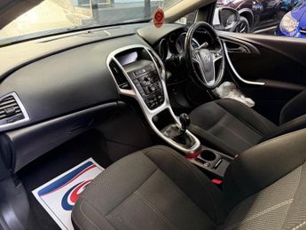 Vauxhall Astra 1.6 16v SRi Euro 5 5dr