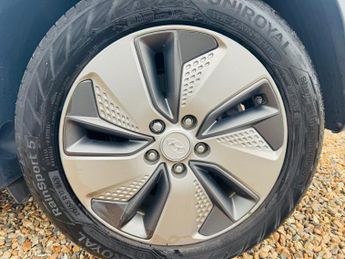 Hyundai KONA 64kWh Premium SE Auto 5dr