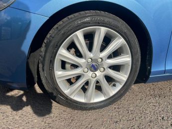 Volvo V40 1.6 T4 SE Hatchback 5dr Petrol Powershift Euro 5 (s/s) (180 ps)